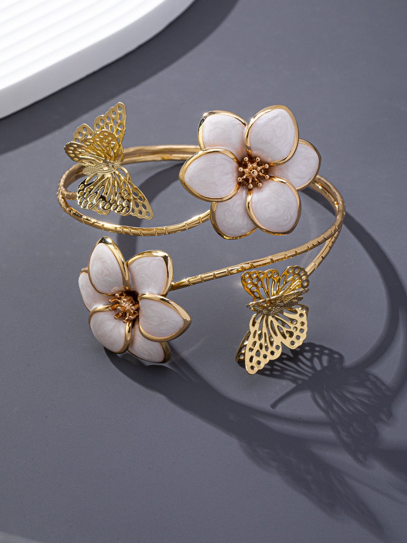 Fashion Flower Butterfly Bangle